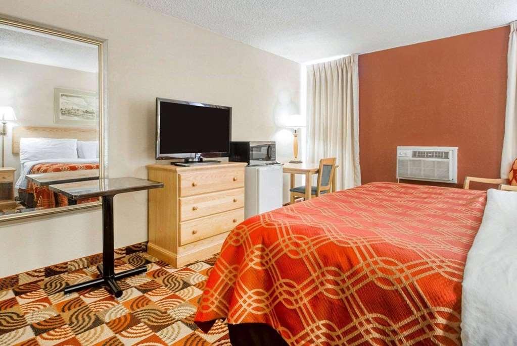 Wingate By Wyndham Sheboygan Hotel Facilities photo