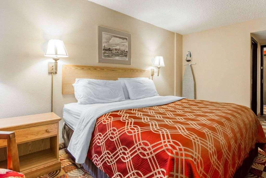Wingate By Wyndham Sheboygan Hotel Facilities photo