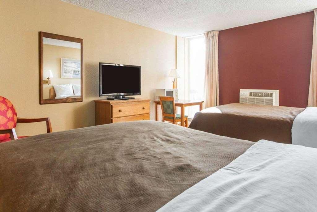 Wingate By Wyndham Sheboygan Hotel Facilities photo