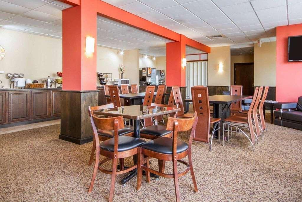 Wingate By Wyndham Sheboygan Hotel Facilities photo