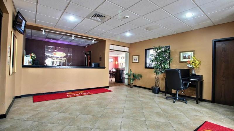 Wingate By Wyndham Sheboygan Hotel Exterior photo